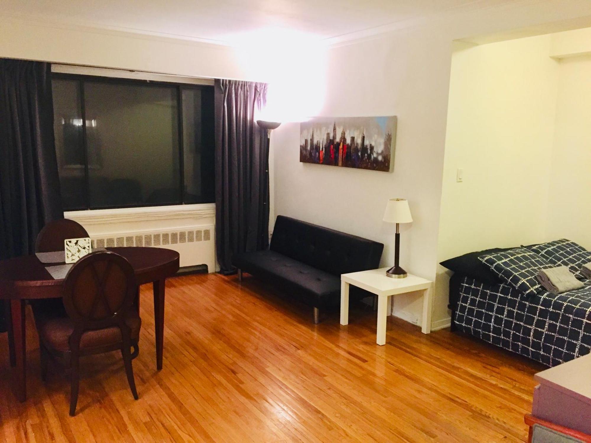 Stylish Apartment: Comfortable In The Golden Square Mile Apartment Montreal