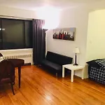 Stylish Montreal Apartment: Comfortable Stay In The Golden Square Mile