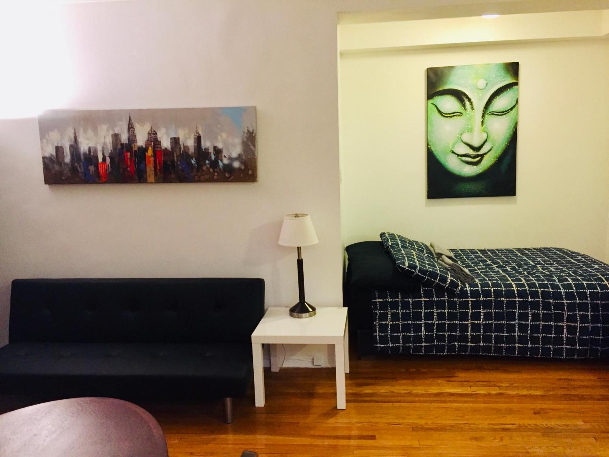 Stylish Apartment: Comfortable In The Golden Square Mile *